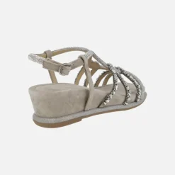 Sandalias de pedreria en combinado taupe con cuña media