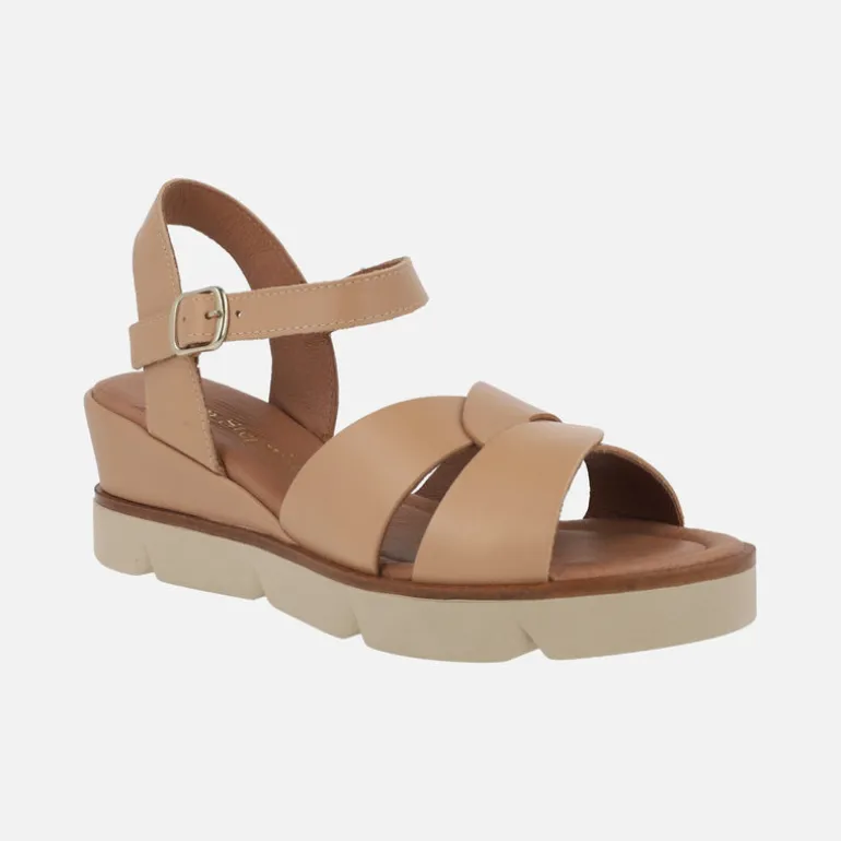 SANDALIAS DE PIEL CAMEL CON PLATAFORMA