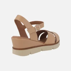 SANDALIAS DE PIEL CAMEL CON PLATAFORMA