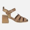 Sandalias de piel camel estilo cangrejeras con tacón