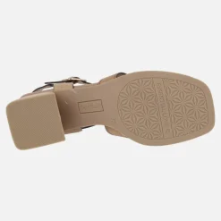 Sandalias de piel camel estilo cangrejeras con tacón
