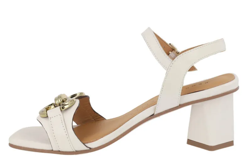 Sandalias de piel Cobán con tacones de 7 cms