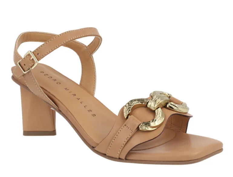 Sandalias de piel Cobán con tacones de 7 cms