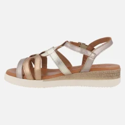 Sandalias de piel combinadas con cuña baja