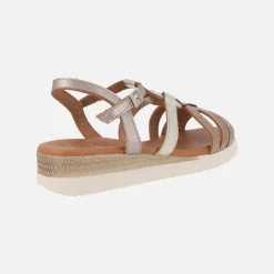 Sandalias de piel combinadas con cuña baja