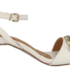 Sandalias de piel con adorno metálico y pulsera al tobillo