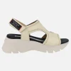 Sandalias de piel con cierre de velcro y plataforma
