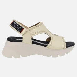 Sandalias de piel con cierre de velcro y plataforma