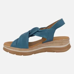Sandalias de piel con cierre de velcro y detalle de nudo