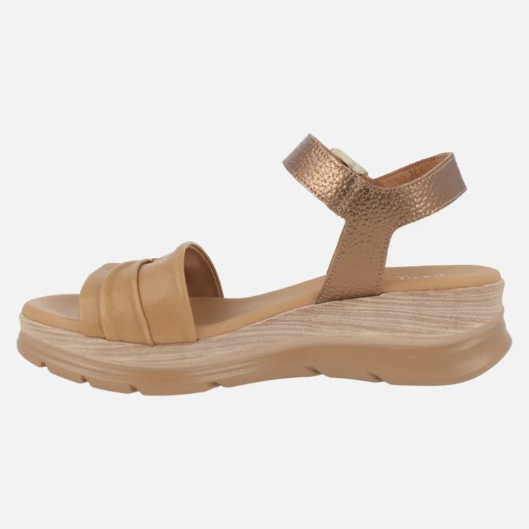 Sandalias de piel con cierre de hebilla