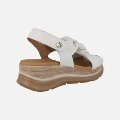 Sandalias de piel con cierre de velcro y detalle de nudo