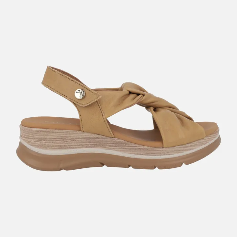 Sandalias de piel con cierre de velcro y detalle de nudo
