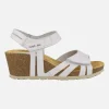 Sandalias de piel con cuña y cierre de velcros