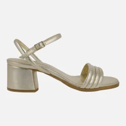 Sandalias de piel con cuatro tiras delanteras y pulsera al tobillo
