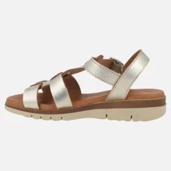 Sandalias de piel con cuña baja y cierre de hebilla