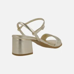 Sandalias de piel con cuatro tiras delanteras y pulsera al tobillo
