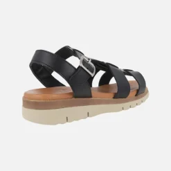 Sandalias de piel con cuña baja y cierre de hebilla