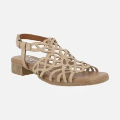 Sandalias de piel con detalle de troquelados y tacón bajo