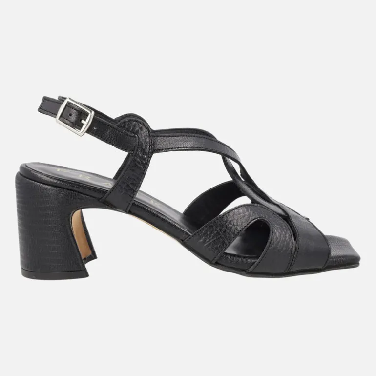 Sandalias de piel con distintos acabados y tacones de 7 cms