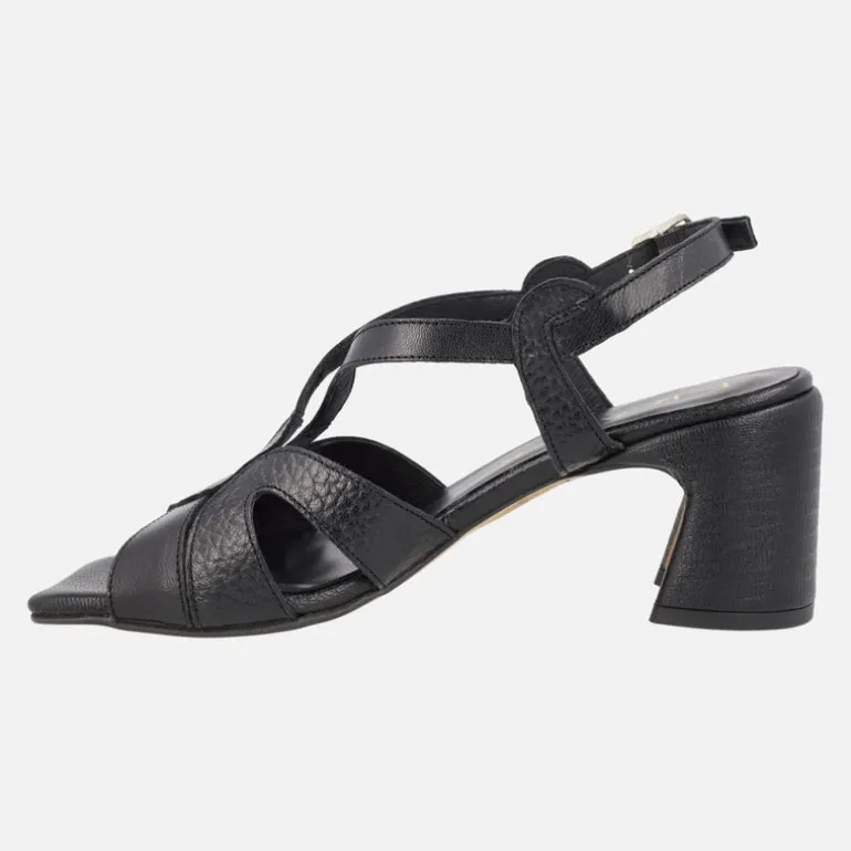 Sandalias de piel con distintos acabados y tacones de 7 cms