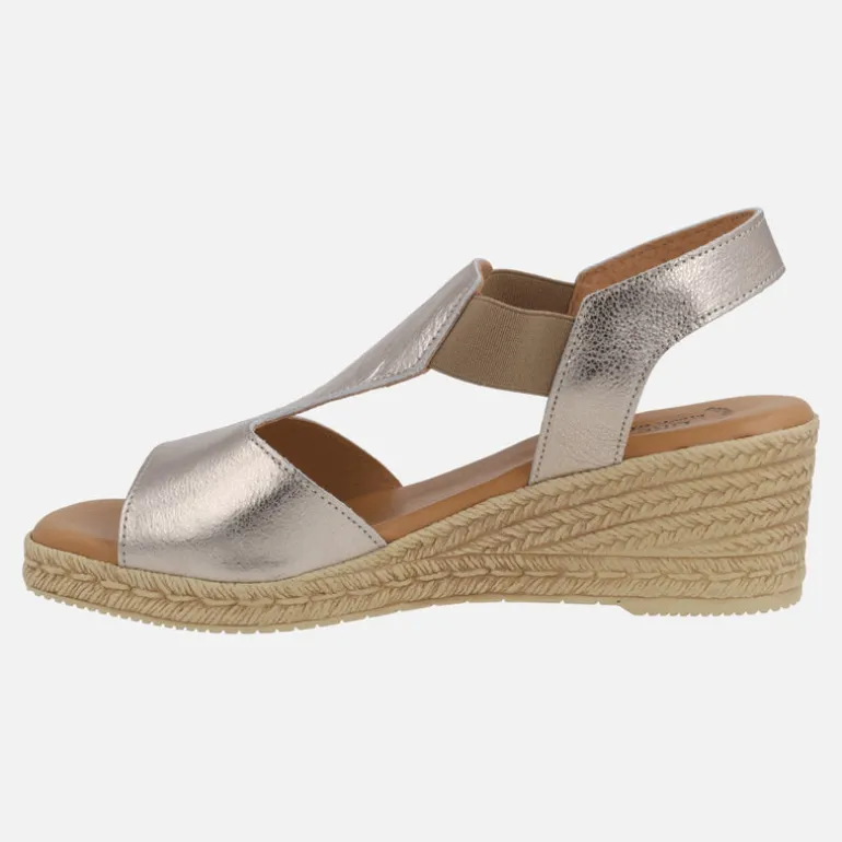 Sandalias de piel con elásticos laterales y cuña media