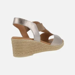 Sandalias de piel con elásticos laterales y cuña media