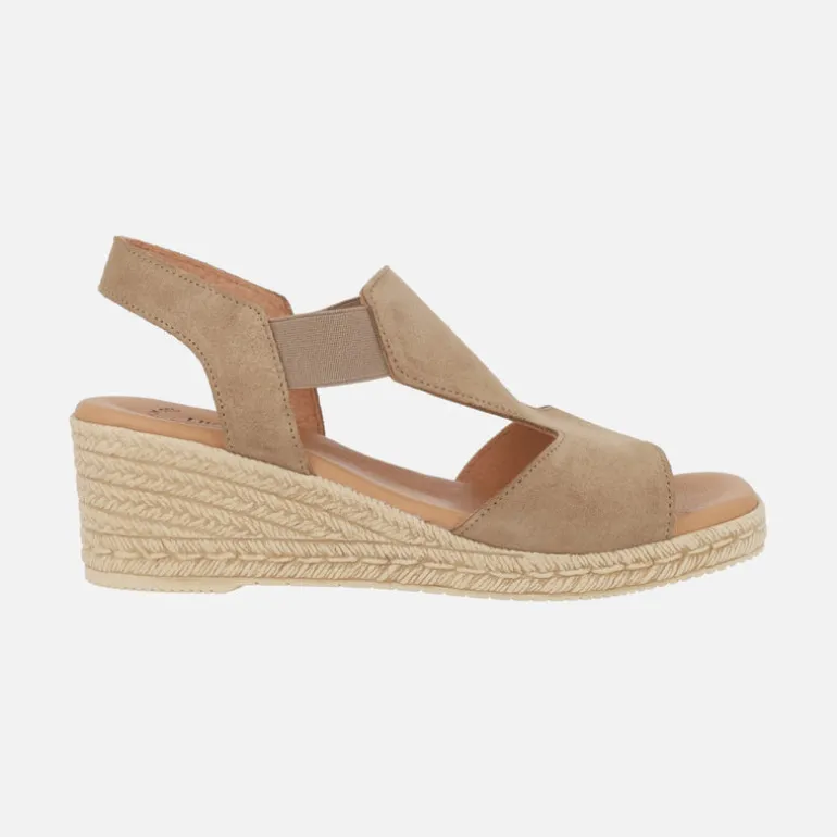 Sandalias de piel con elásticos laterales y cuña media