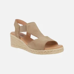 Sandalias de piel con elásticos laterales y cuña media
