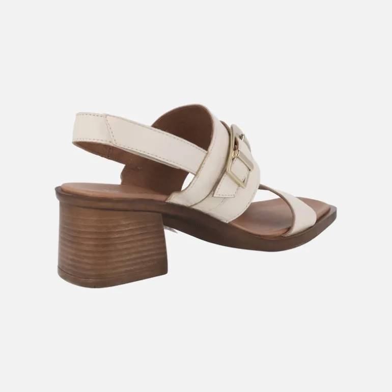 Sandalias de piel con hebilla decorativa y cierre de velcro