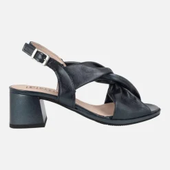 Sandalias de piel con nudo al empeine y tacones de 6 cms