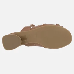 Sandalias de piel con tacón bajo y adorno de tres hebillas