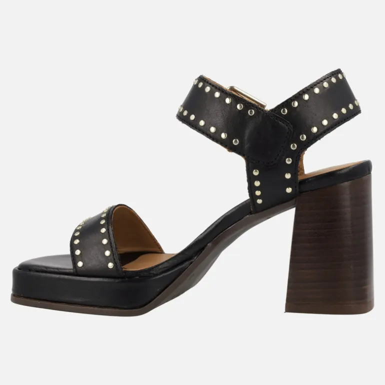 Sandalias de piel con tachas y tacón alto Alpe Chiara