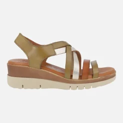 Sandalias de piel con tiras combinadas y cierre de velcro