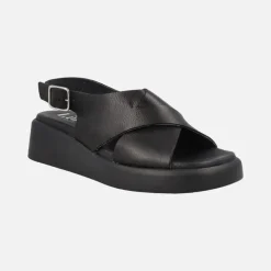 Sandalias de piel con tiras cruzadas y cierre de hebilla