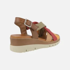 Sandalias de piel con tiras multicolor y cierre de hebilla