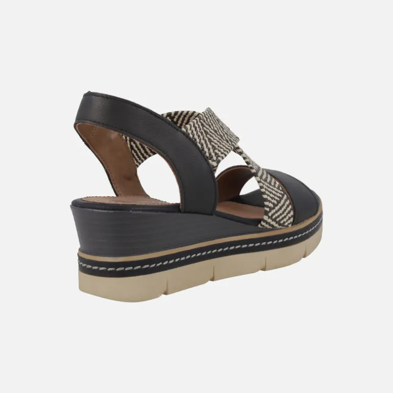 Sandalias de piel con tiras cruzadas en acabado rafia