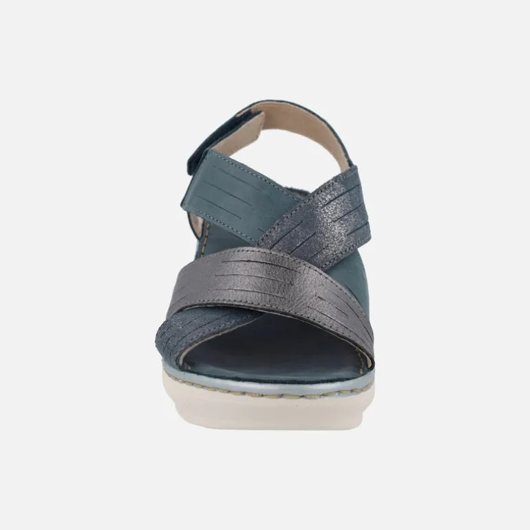 Sandalias de piel con tiras cruzadas y cierre de velcro