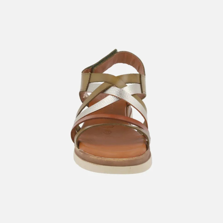 Sandalias de piel con tiras combinadas y cierre de velcro