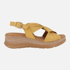 Sandalias de piel con tiras entrelazadas y cierre de hebilla