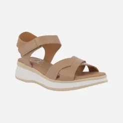Sandalias de piel con tiras cruzadas y pulsera de velcro al tobillo