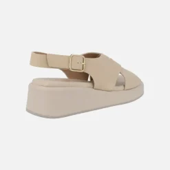 Sandalias de piel con tiras cruzadas y cierre de hebilla