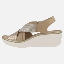 Sandalias de piel con tiras cruzadas y cierre de velcro