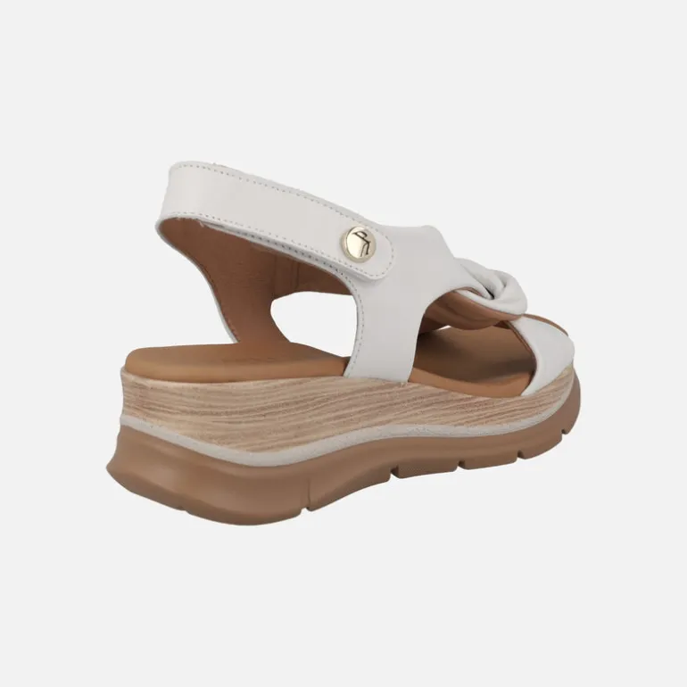 Sandalias de piel con tiras entrelazadas y cierre de velcro