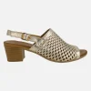 Sandalias de piel con troquelados y tacón medio Elda