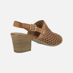 Sandalias de piel con troquelados y tacón medio Elda