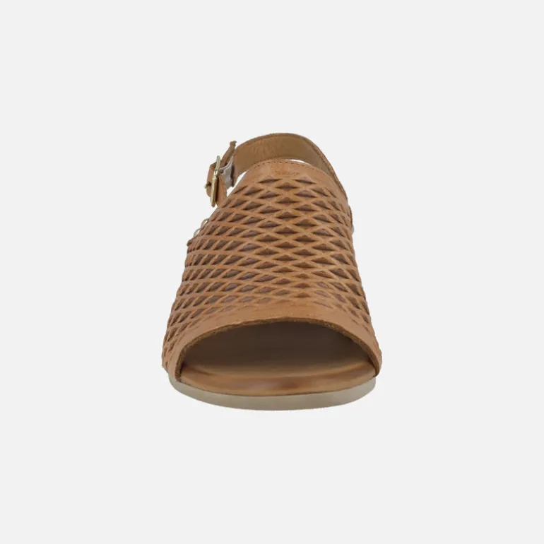 Sandalias de piel con troquelados y tacón medio Elda