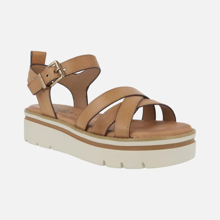 Sandalias de piel en color camel con plataforma
