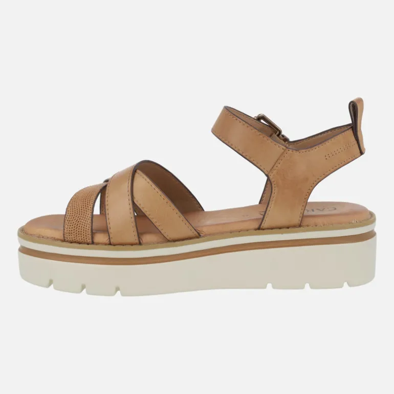 Sandalias de piel en color camel con plataforma