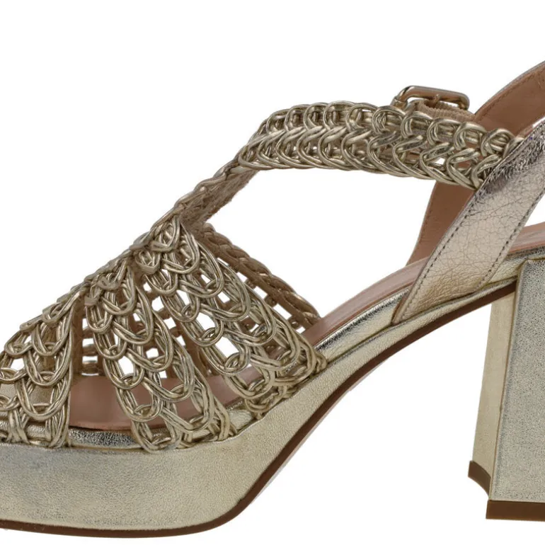 Sandalias de piel en colores metalizados con pala trenzada