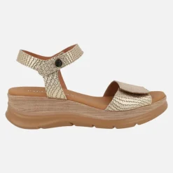 Sandalias de piel grabada efecto trenzado con cierres de velcro